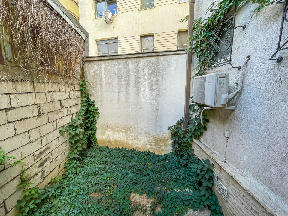  Vila singur-curte Floreasca 8 camere