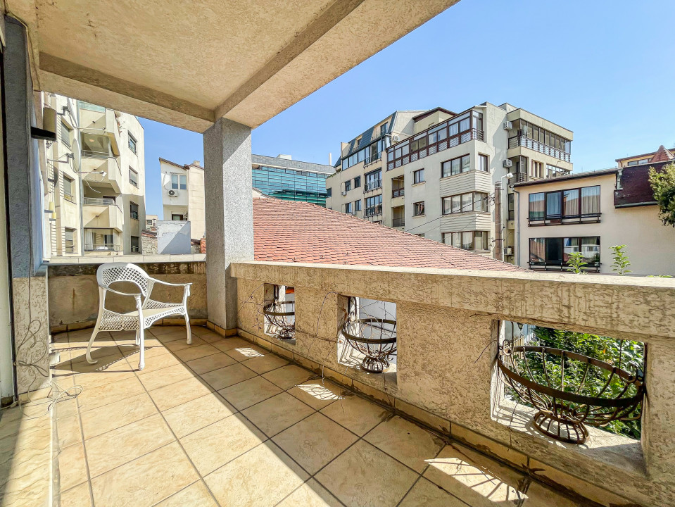 Vila singur-curte Floreasca 8 camere